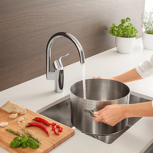 СМЕСИТЕЛ ЗА КУХНЯ EUROSMART 33202003 GROHE