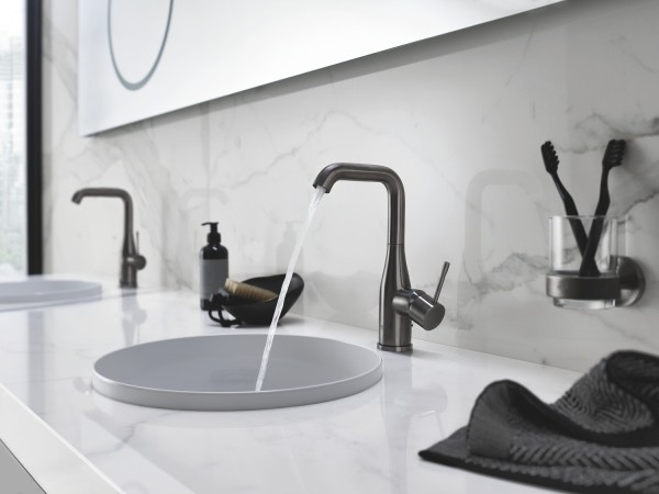 СМЕСИТЕЛ ЗА УМИВАЛНИК ESSENCE L SIZE BRUSHED HARD GRAPHITE 24174AL1 GROHE