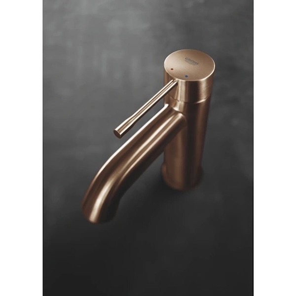 СМЕСИТЕЛ ЗА УМИВАЛНИК ESSENCE S SIZE BRUSHED WARM SUNSET 24171DL1 GROHE